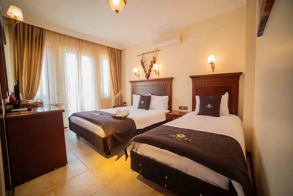 Deluxe Üç Kişilik Oda
