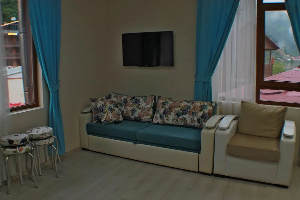 Apart Daire, Göl Manzaralı