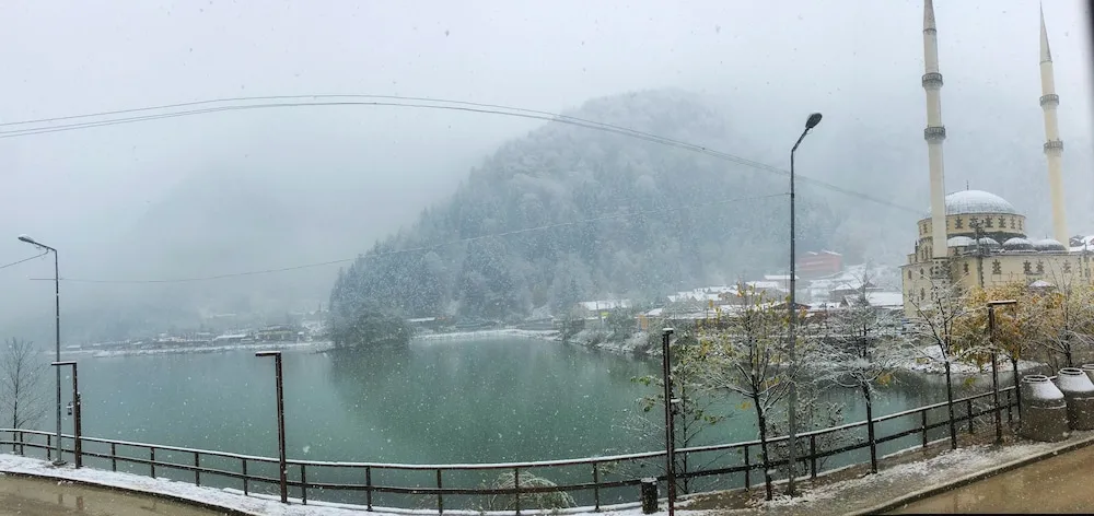 Apart Daire, Göl Manzaralı