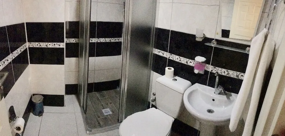 Comfort Tek Büyük Yataklı Oda