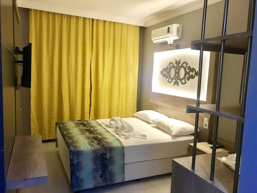 Comfort Tek Büyük Yataklı Oda