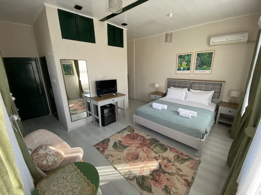 Deluxe Tek Büyük Yataklı Oda