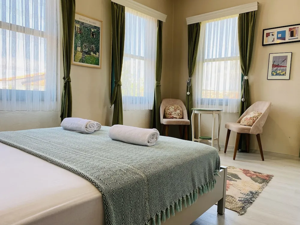 Deluxe Tek Büyük Yataklı Oda