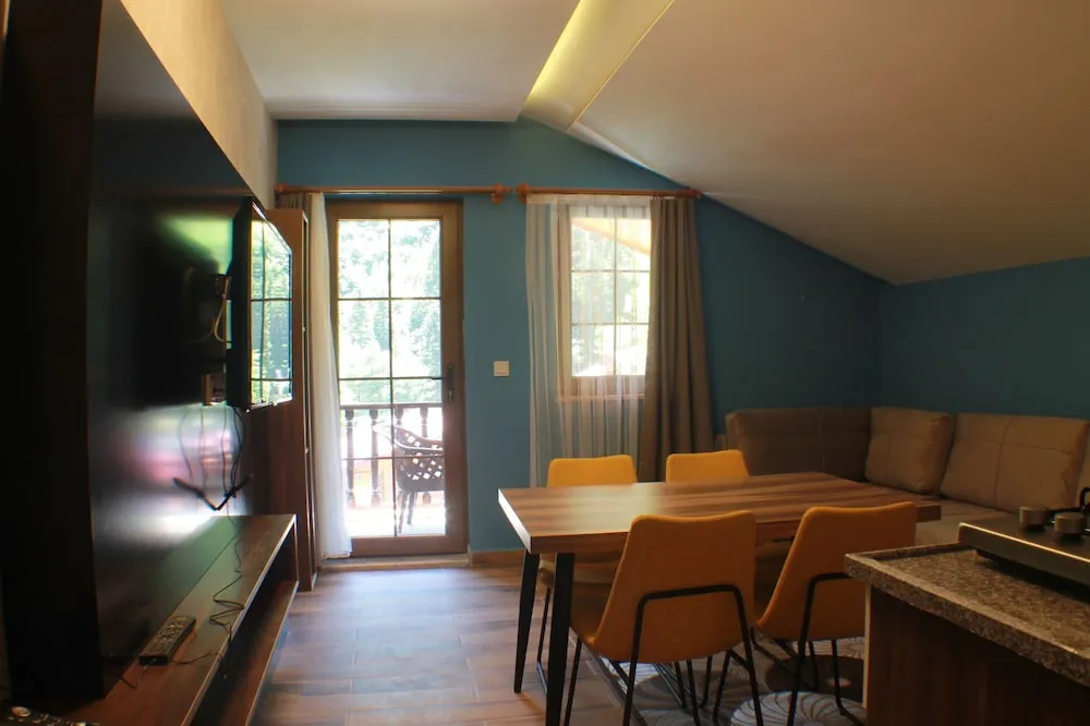 Çatı Katı (Loft), 1 Yatak Odası, Balkon, Dağ Manzaralı