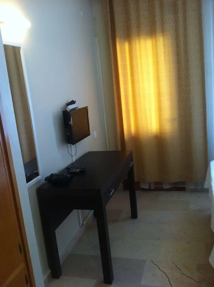 Standard Tek Büyük veya İki Ayrı Yataklı Oda, Balkon