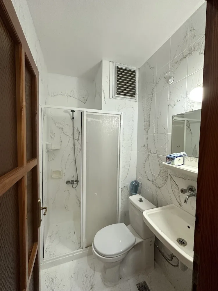 Standard Tek Büyük veya İki Ayrı Yataklı Oda, Balkon