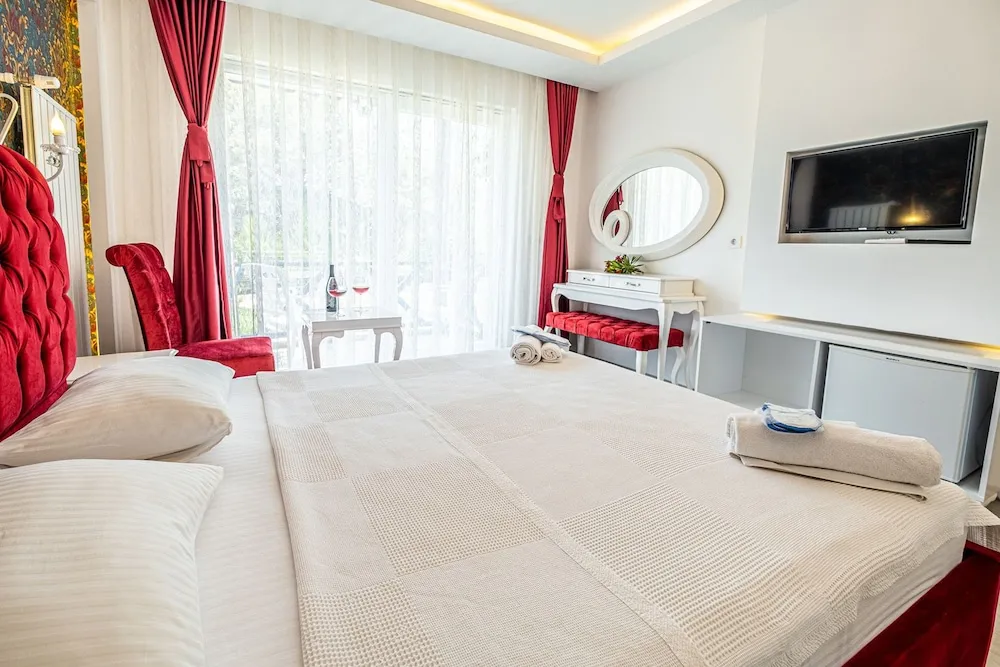 Deluxe Tek Büyük Yataklı Oda