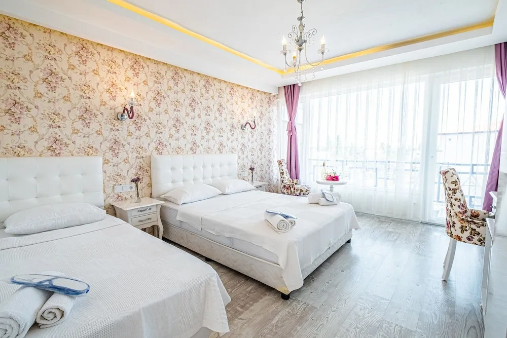 Deluxe Tek Büyük Yataklı Oda