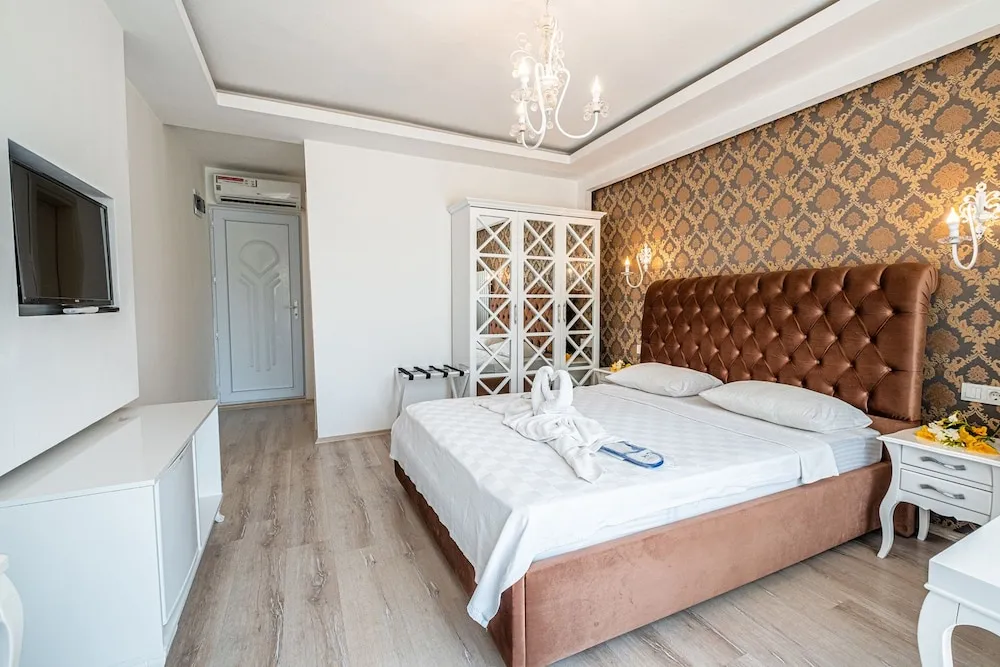 Deluxe Üç Kişilik Oda