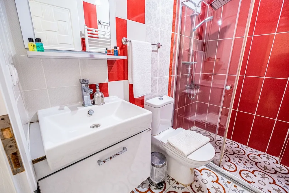 Deluxe Üç Kişilik Oda