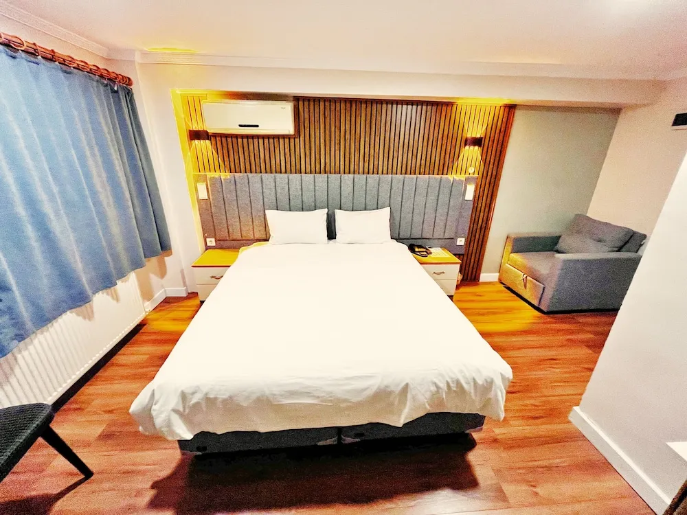 Deluxe Tek Büyük Yataklı Oda