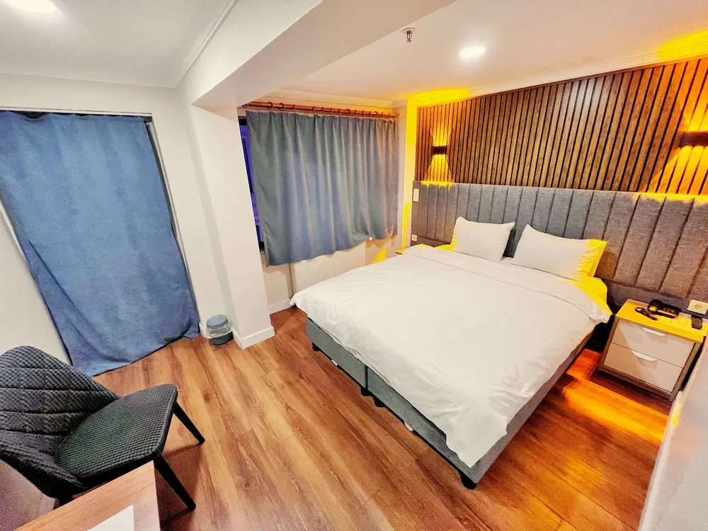 Deluxe Tek Büyük Yataklı Oda