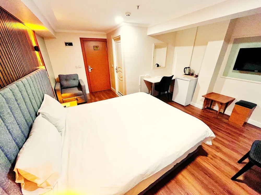 Deluxe Tek Büyük Yataklı Oda