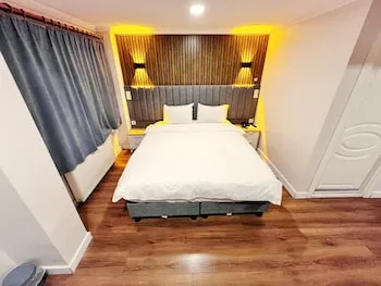 Naila Hotel