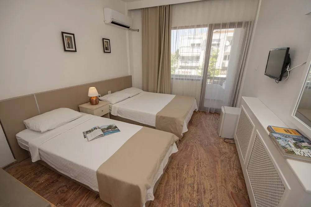 Standard Üç Kişilik Oda, Balkon