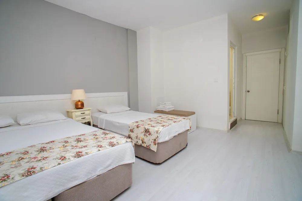 Standard Üç Kişilik Oda, Balkon