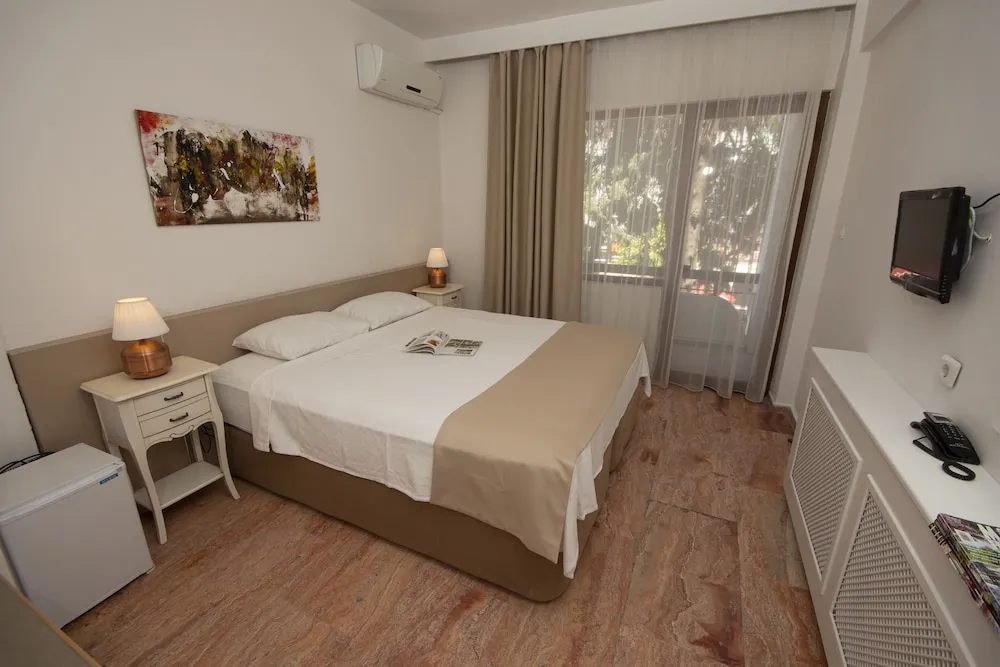 Standard Tek Büyük veya İki Ayrı Yataklı Oda, Balkon