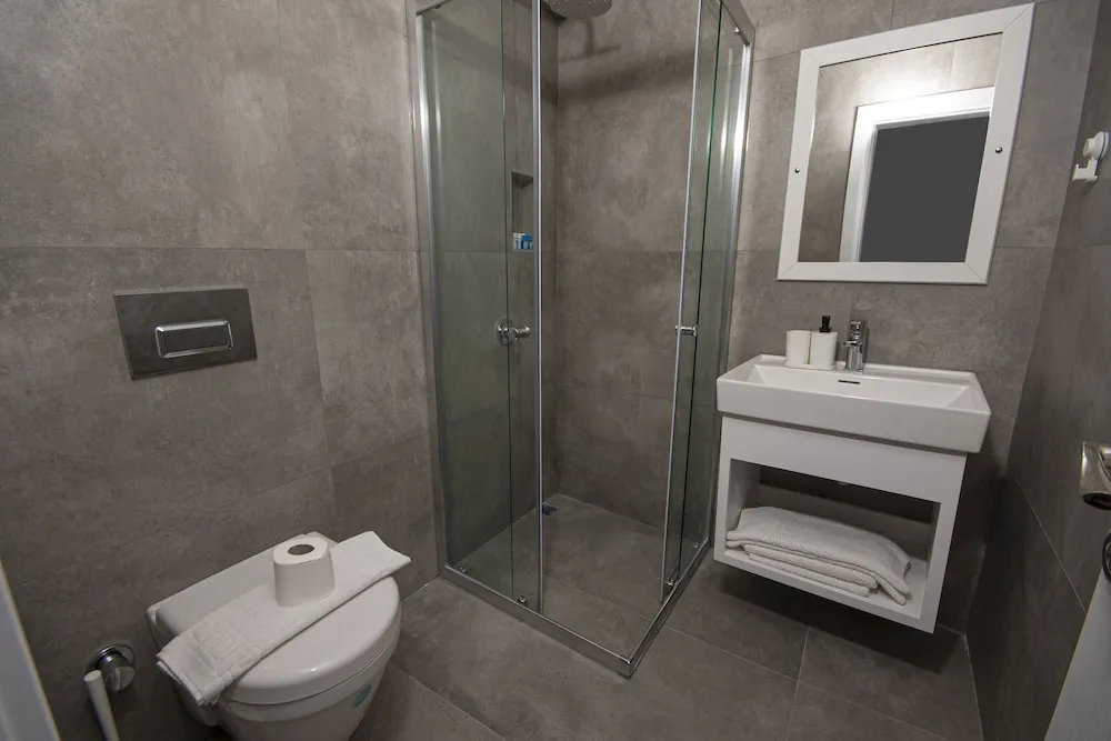 Standard Tek Büyük veya İki Ayrı Yataklı Oda, Balkon