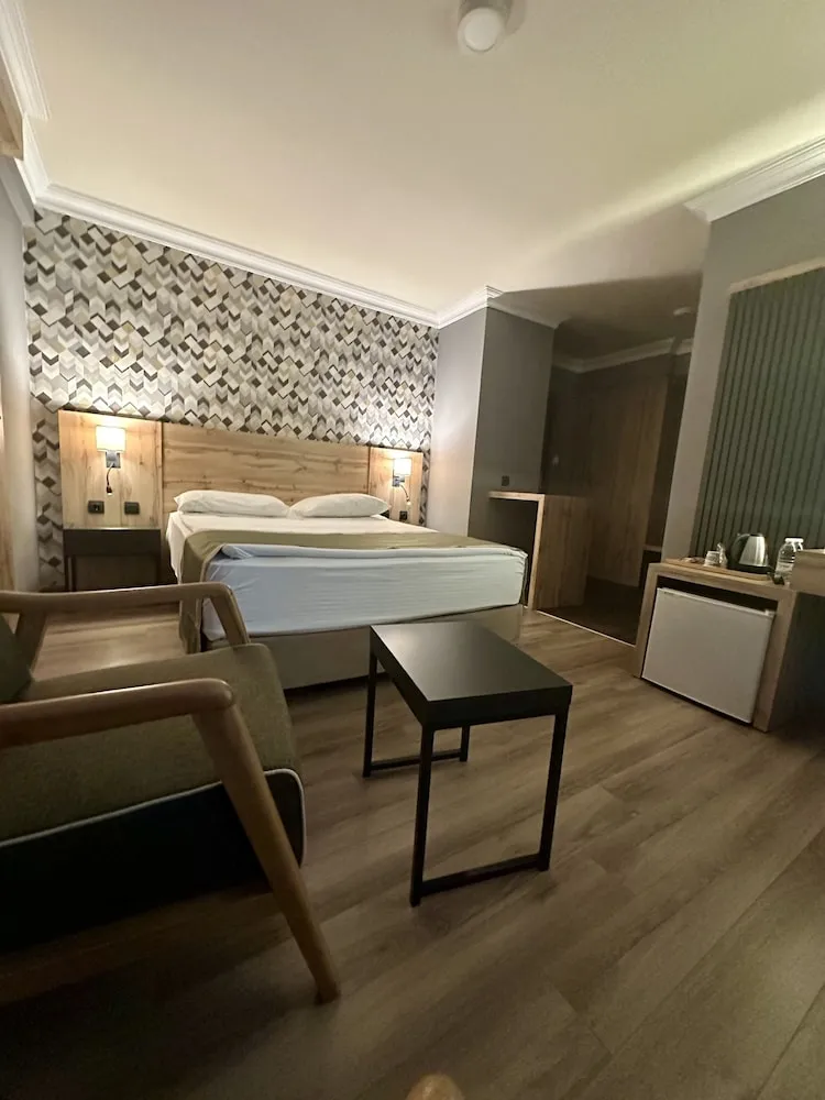 Deluxe Tek Büyük Yataklı Oda