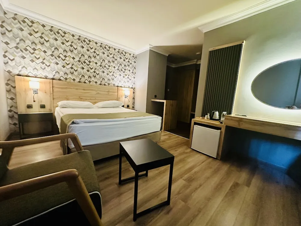 Deluxe Tek Büyük Yataklı Oda