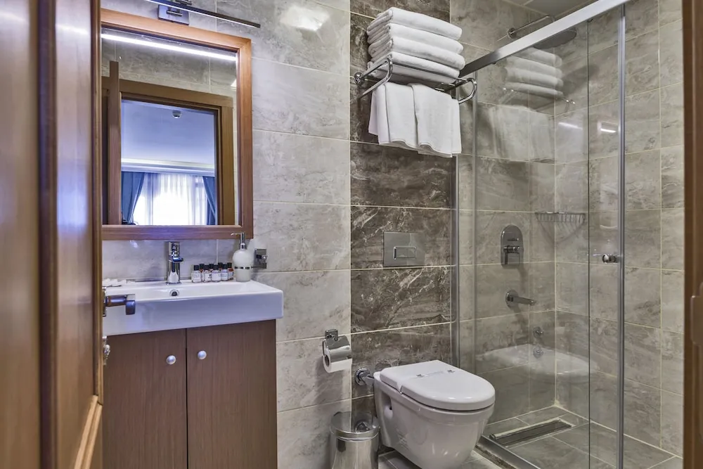 Deluxe Üç Kişilik Oda