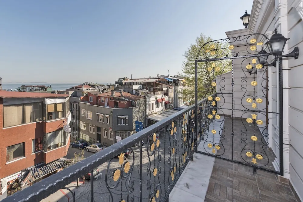 Deluxe Tek Büyük Yataklı Oda, Balkon, Deniz Manzaralı