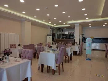 Magnaura House Hotel