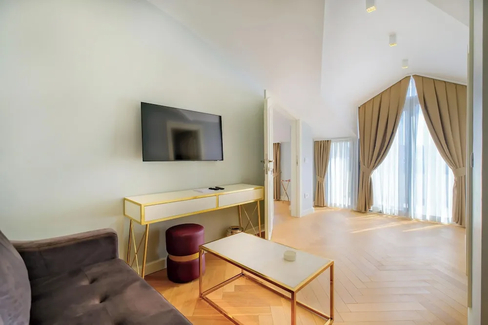 City Çatı Katı (Loft)