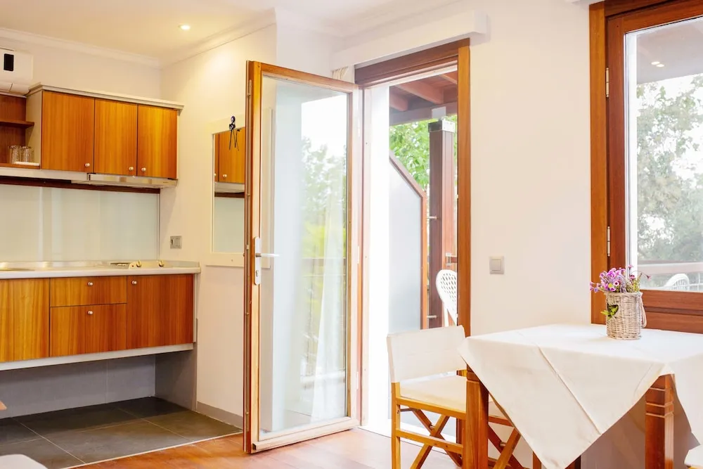 Family Apartment, 2 Bedrooms with Kitchen and Pool View