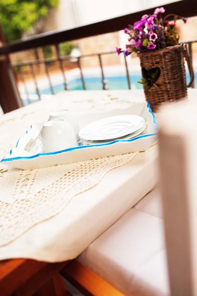 Family Apartment, 2 Bedrooms with Kitchen and Pool View