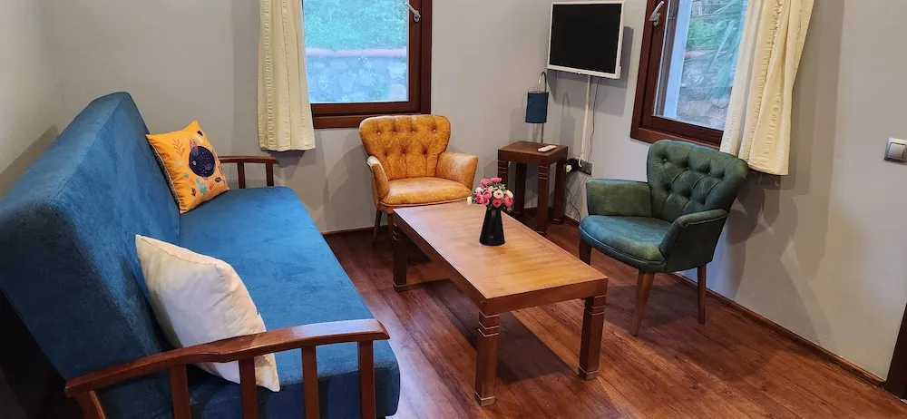 Family Apartment, 2 Bedrooms with Kitchen and Pool View