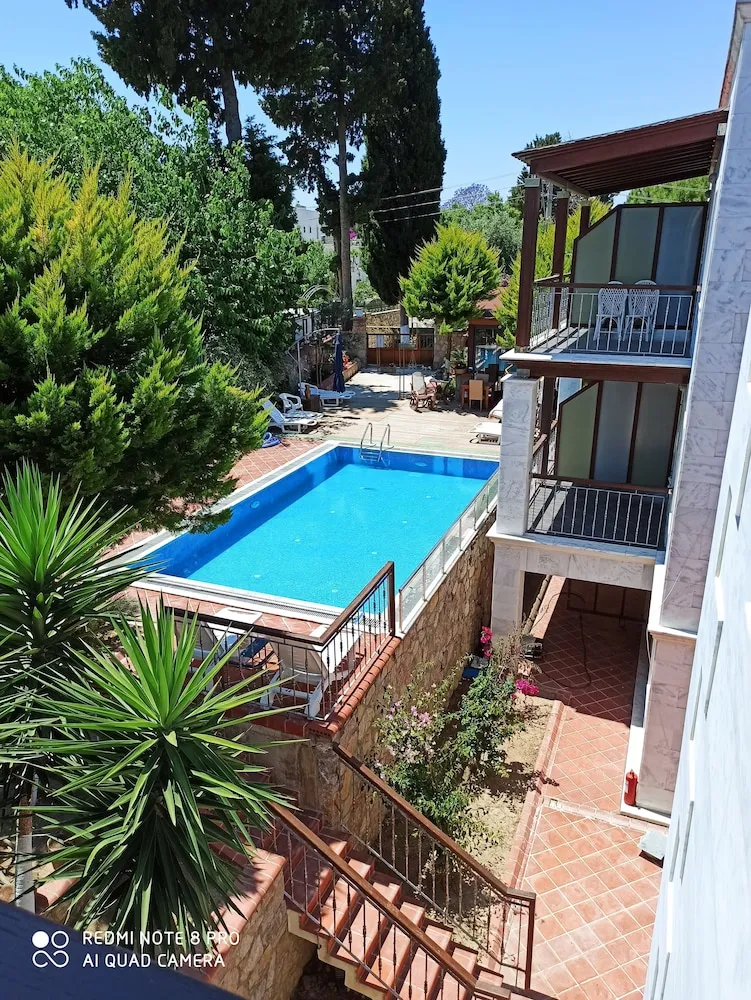 Family Apartment, 2 Bedrooms with Kitchen and Pool View