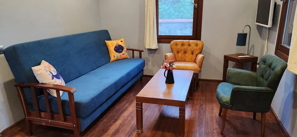 Family Apartment, 2 Bedrooms with Kitchen and Pool View