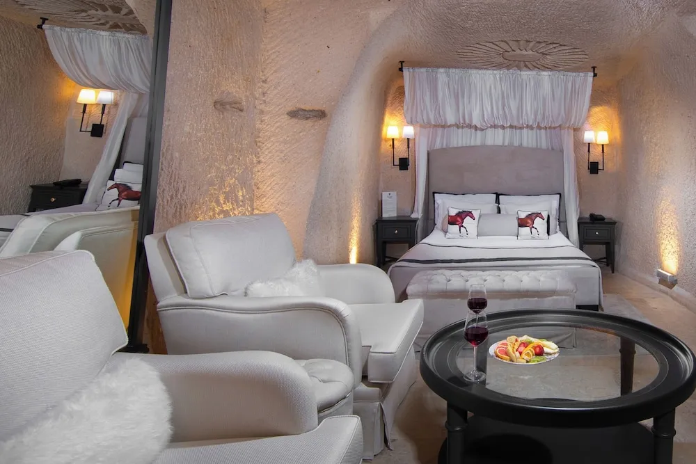Deluxe Cave Rooms