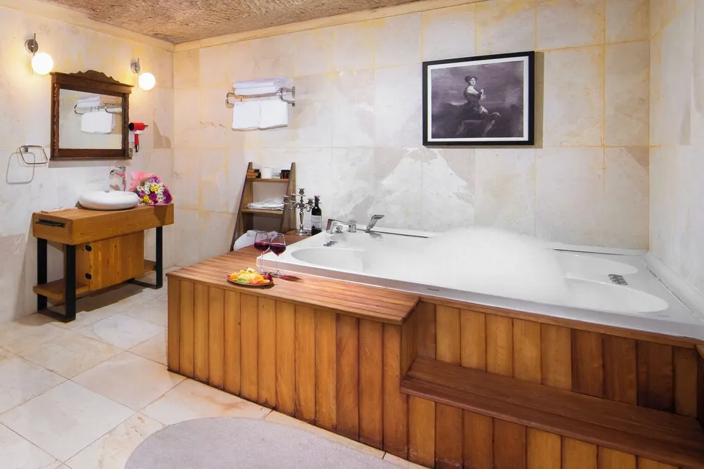 Underground Cave Rooms with Jacuzzi