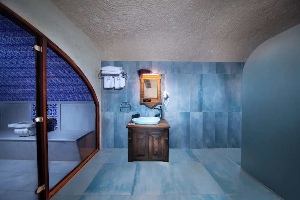 Turca Suite with Jacuzzi and Turkish Bath