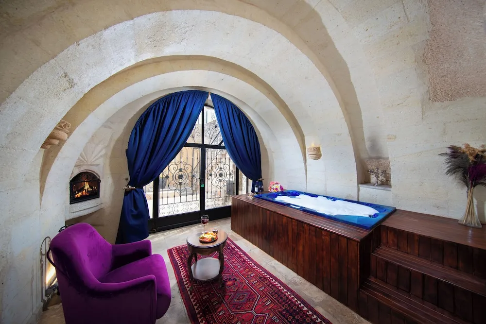 Turca Suite with Jacuzzi and Turkish Bath