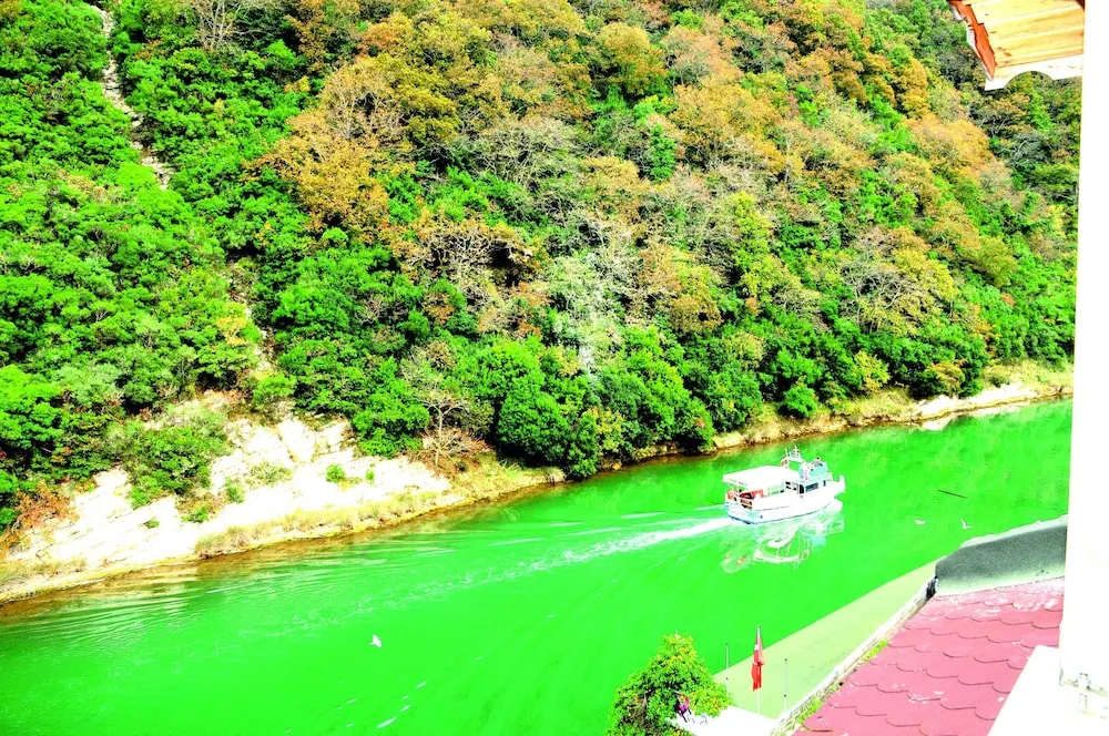 Tek Büyük Yataklı Oda, Teras, Nehir Manzaralı