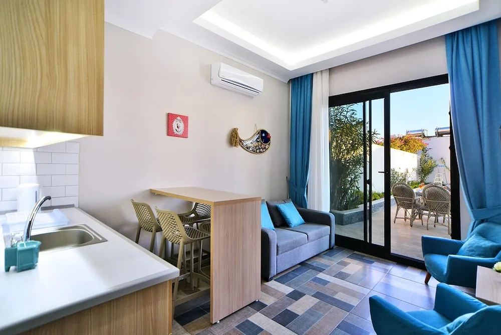 Apart Daire, Havuz Manzaralı