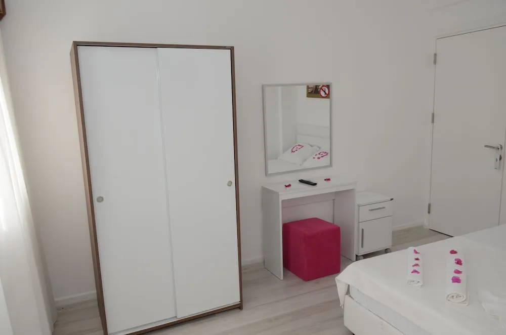 Standard Tek Büyük veya İki Ayrı Yataklı Oda