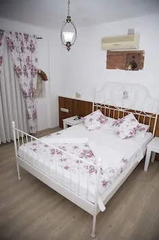 Cayirli Alacati Butik Otel