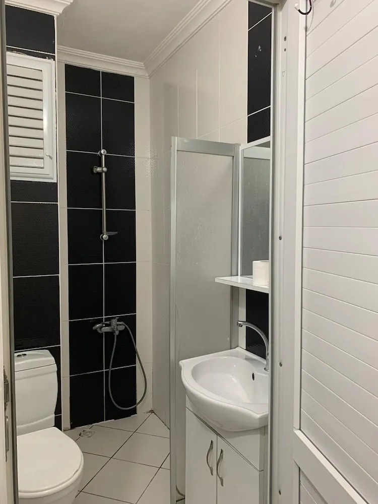 Economy Oda, 2 Tek Kişilik Yatak, Ortak Banyo, Bahçe Manzaralı