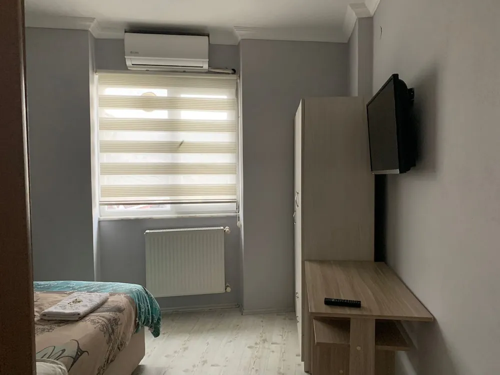 Classic Apart Daire, 2 Yatak Odası, Küçük Mutfak, Denize Bakan