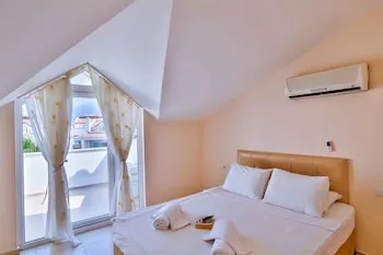 Golden Life Blue Green Residence