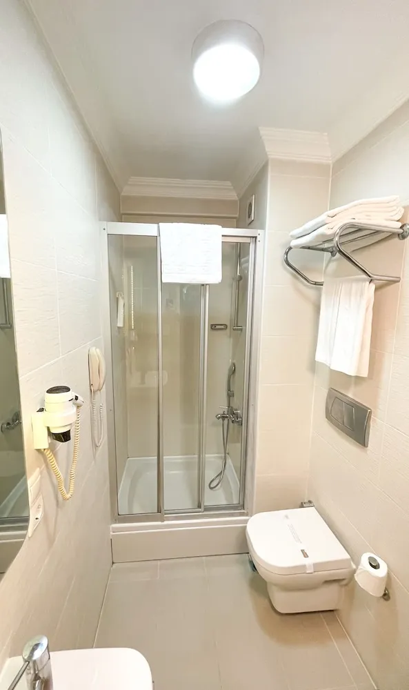 Budget Single French Bed Room