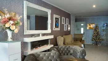 OYO Newquay Beach Hotel