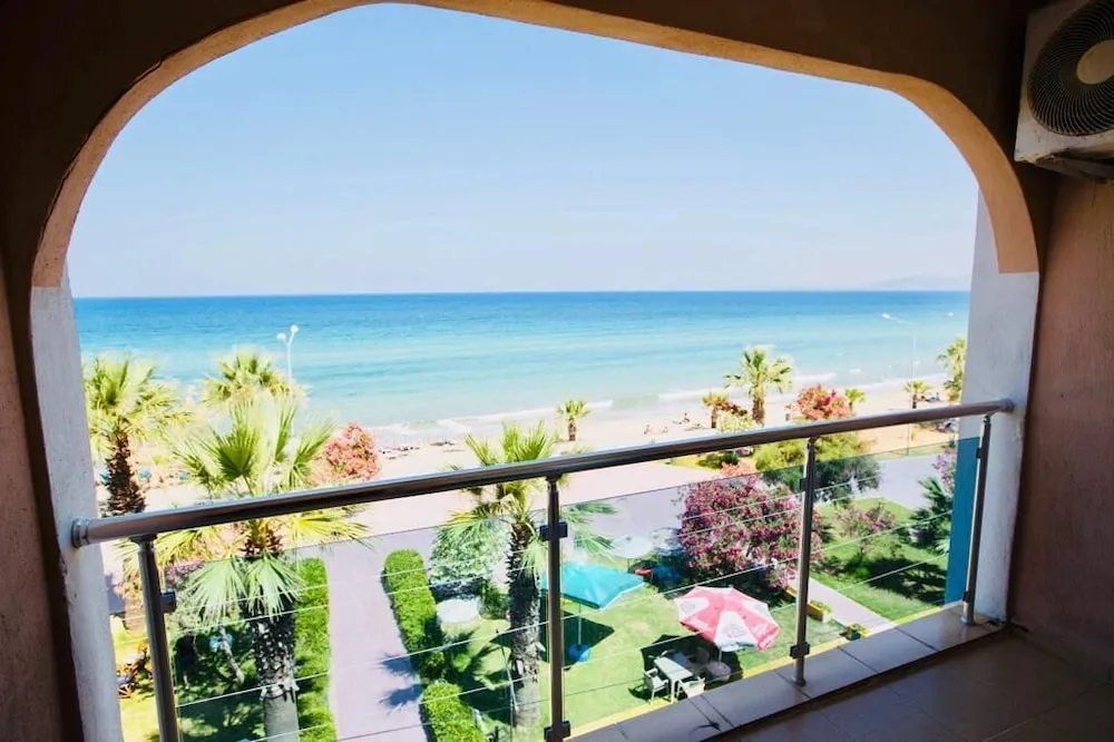 Deluxe Oda, Birden Çok Yatak, Sigara İçilmez, Deniz Manzaralı