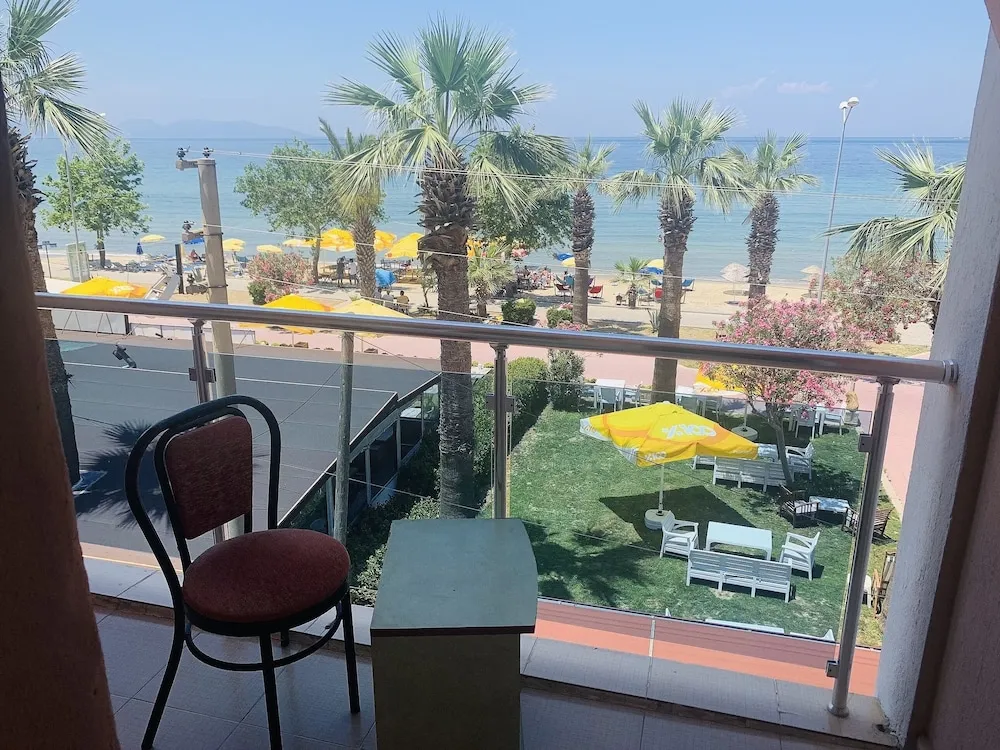 Deluxe Oda, Birden Çok Yatak, Sigara İçilmez, Deniz Manzaralı