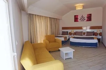 Side Legend Hotel