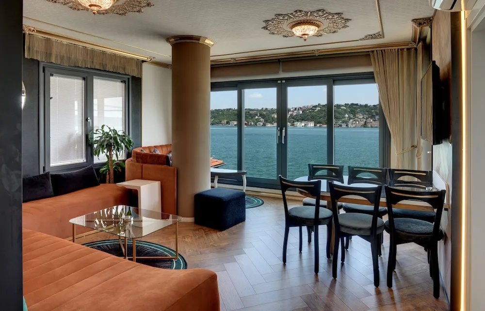 Family Daire, 3 Yatak Odası, Deniz Manzaralı, Denize Sıfır